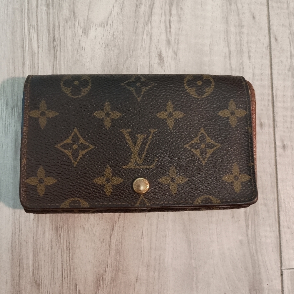 Louis Vuitton LV Monogram Porte Monnaie Tresor Wallet